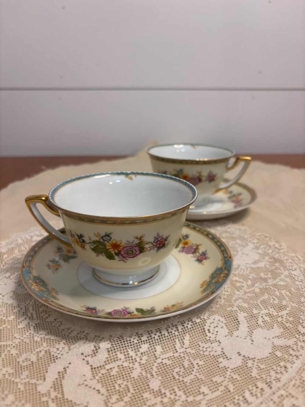 VTG Meito China Hand Painted Madrid Pattern Teacups and Saucer Set of 2